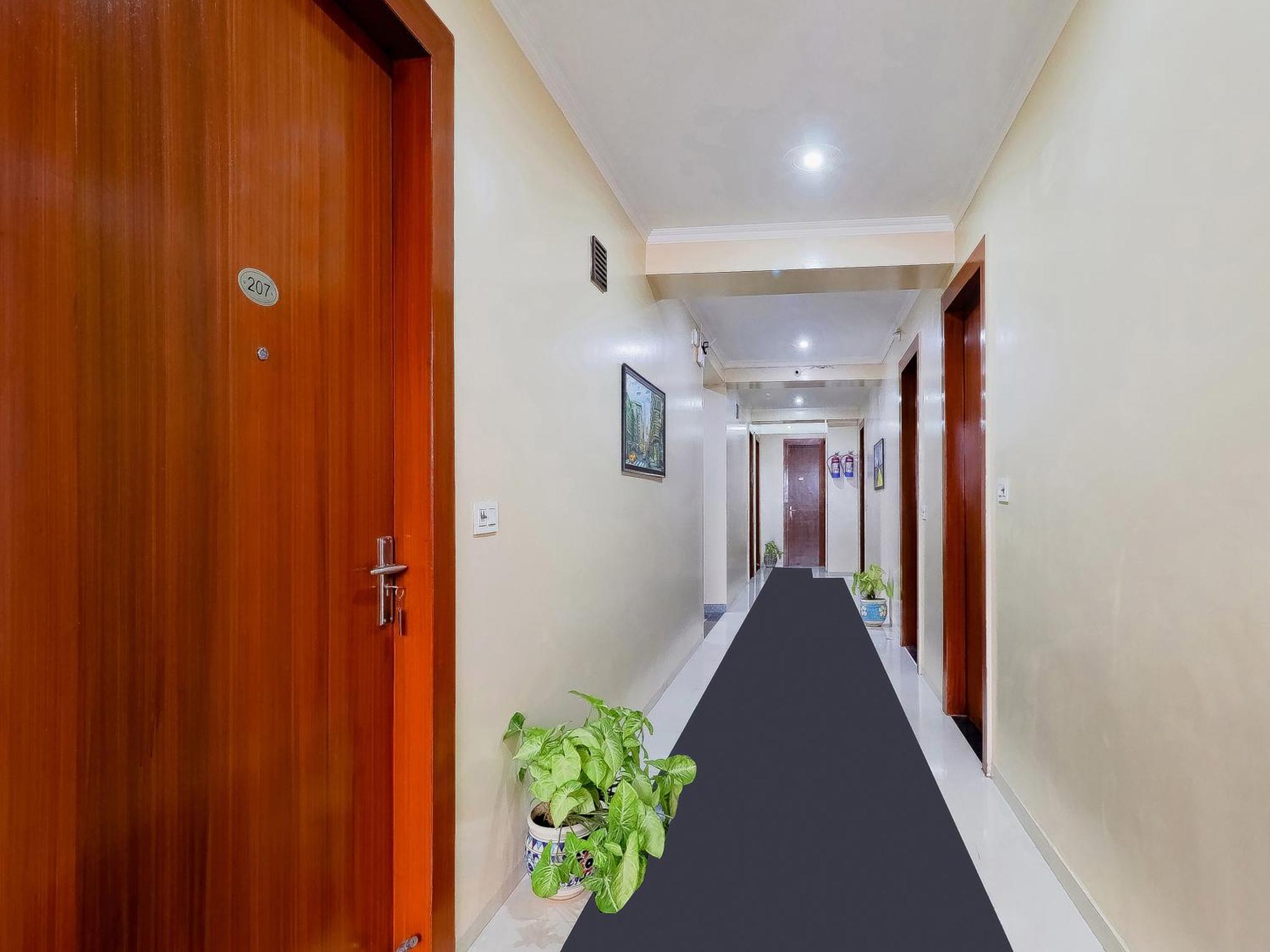 Treebo Rejoice 52 - 3Km From Huda City Metro Station Badshahpur Exterior photo