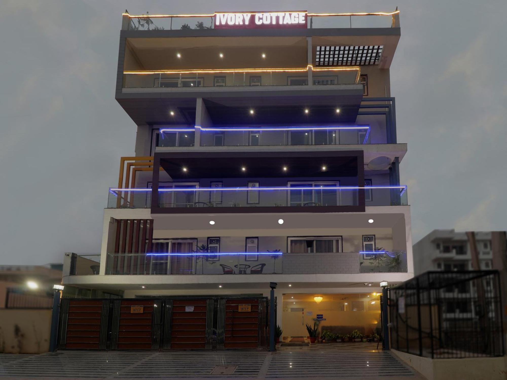 Treebo Rejoice 52 - 3Km From Huda City Metro Station Badshahpur Exterior photo