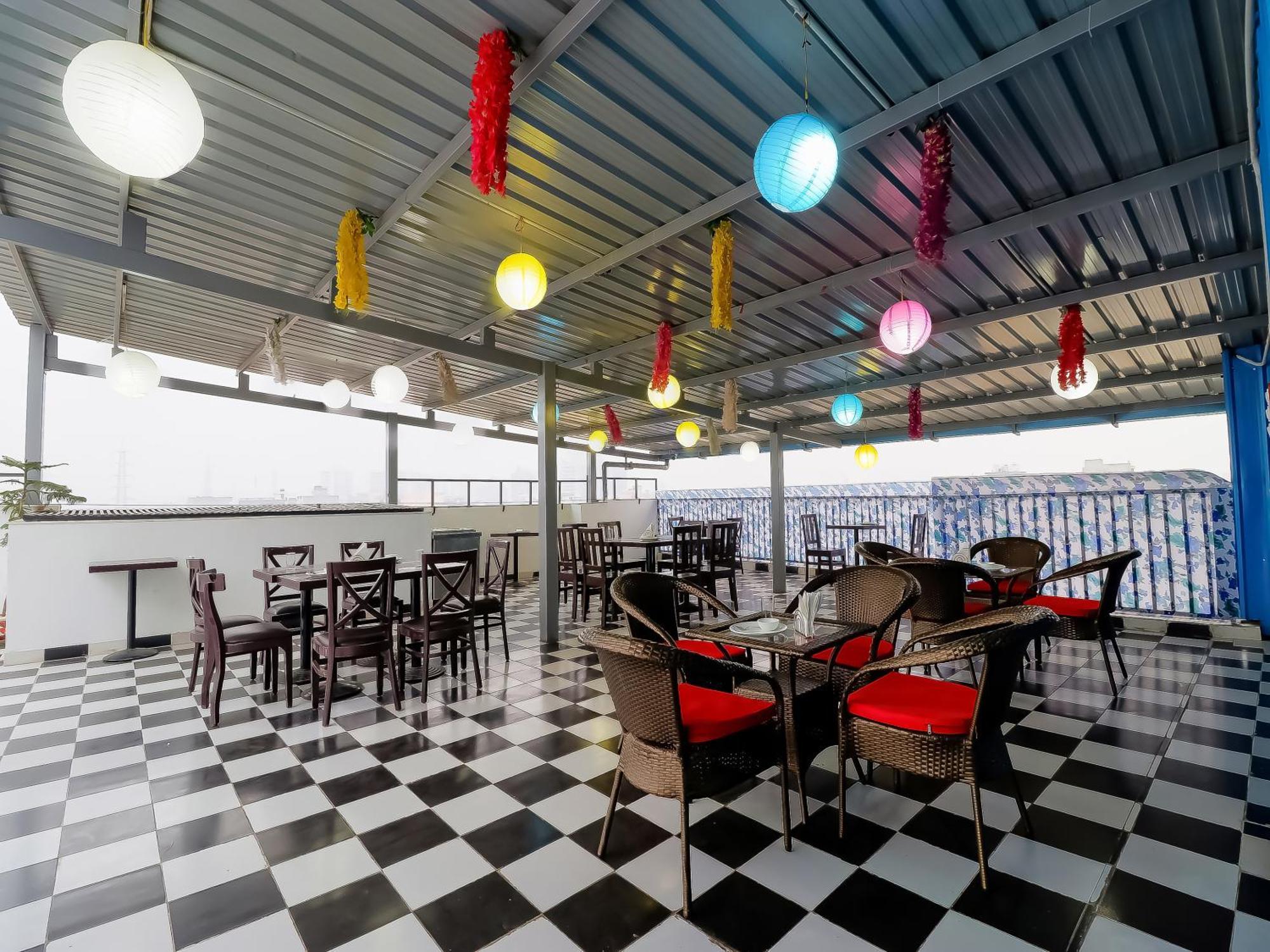 Treebo Rejoice 52 - 3Km From Huda City Metro Station Badshahpur Exterior photo
