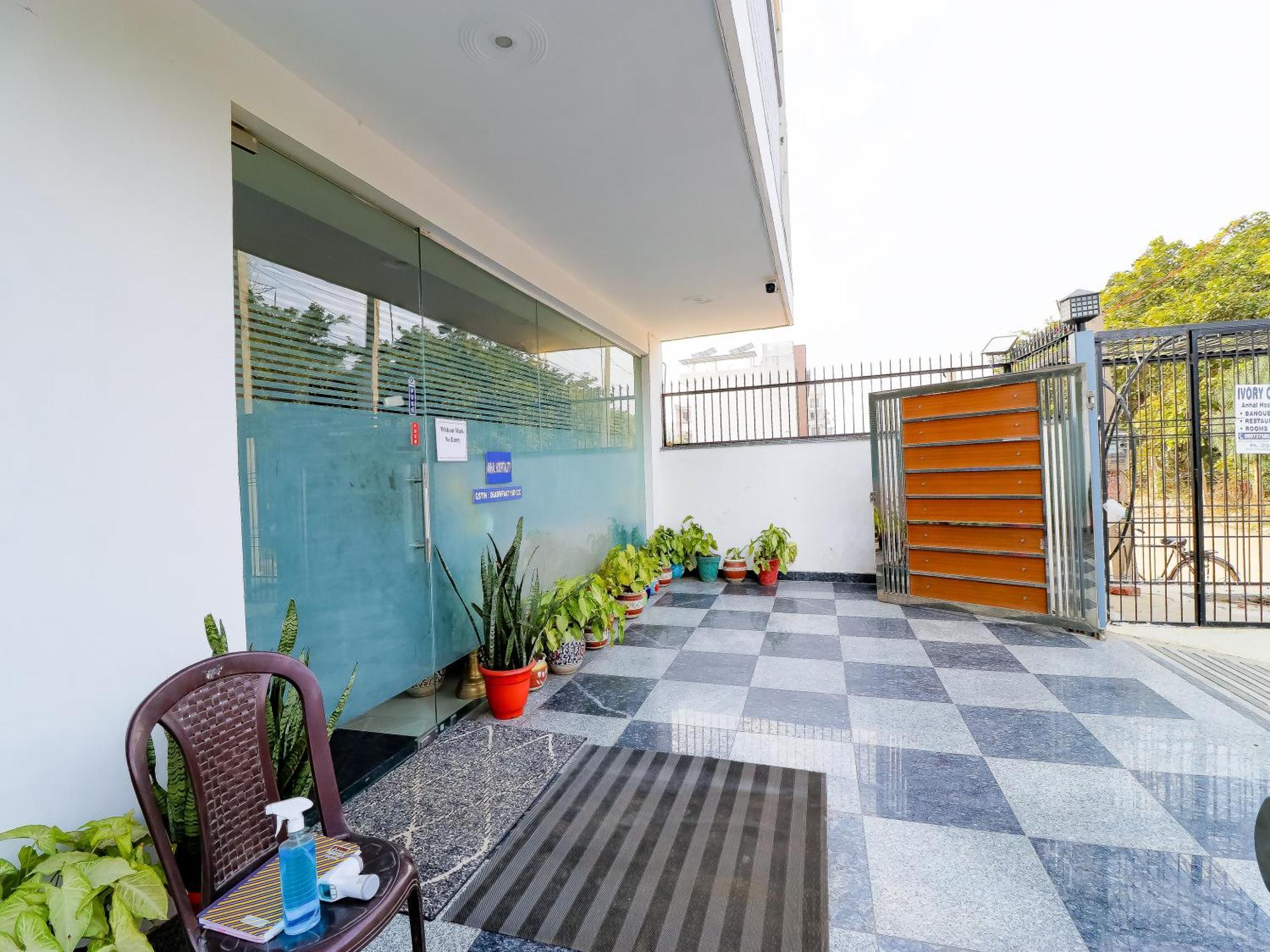 Treebo Rejoice 52 - 3Km From Huda City Metro Station Badshahpur Exterior photo