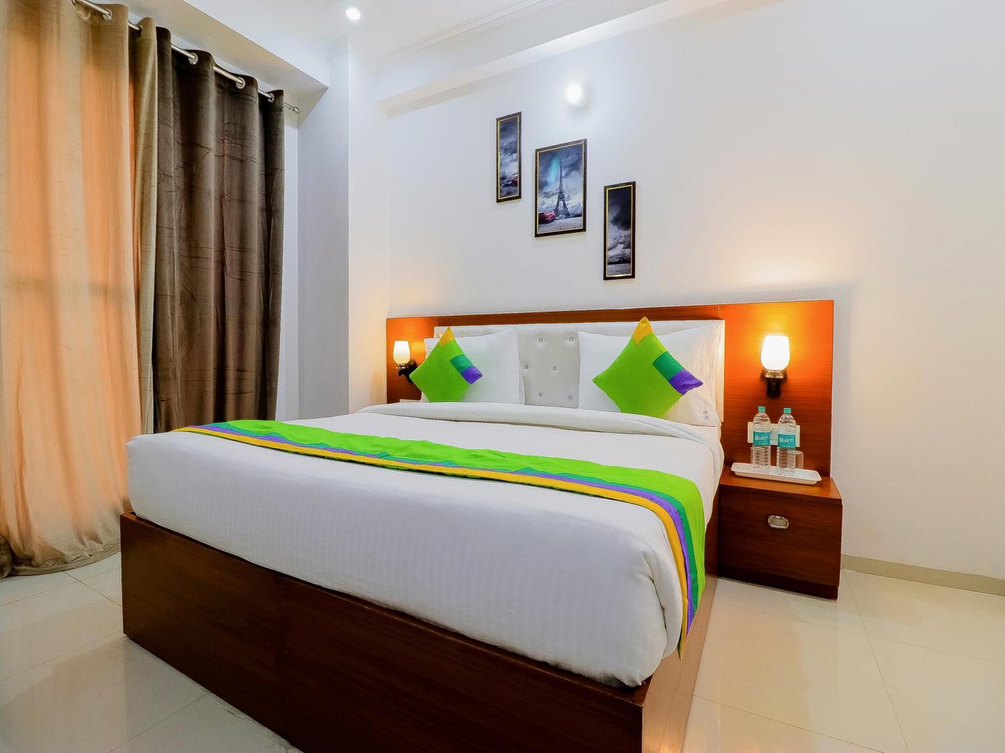 Treebo Rejoice 52 - 3Km From Huda City Metro Station Badshahpur Exterior photo