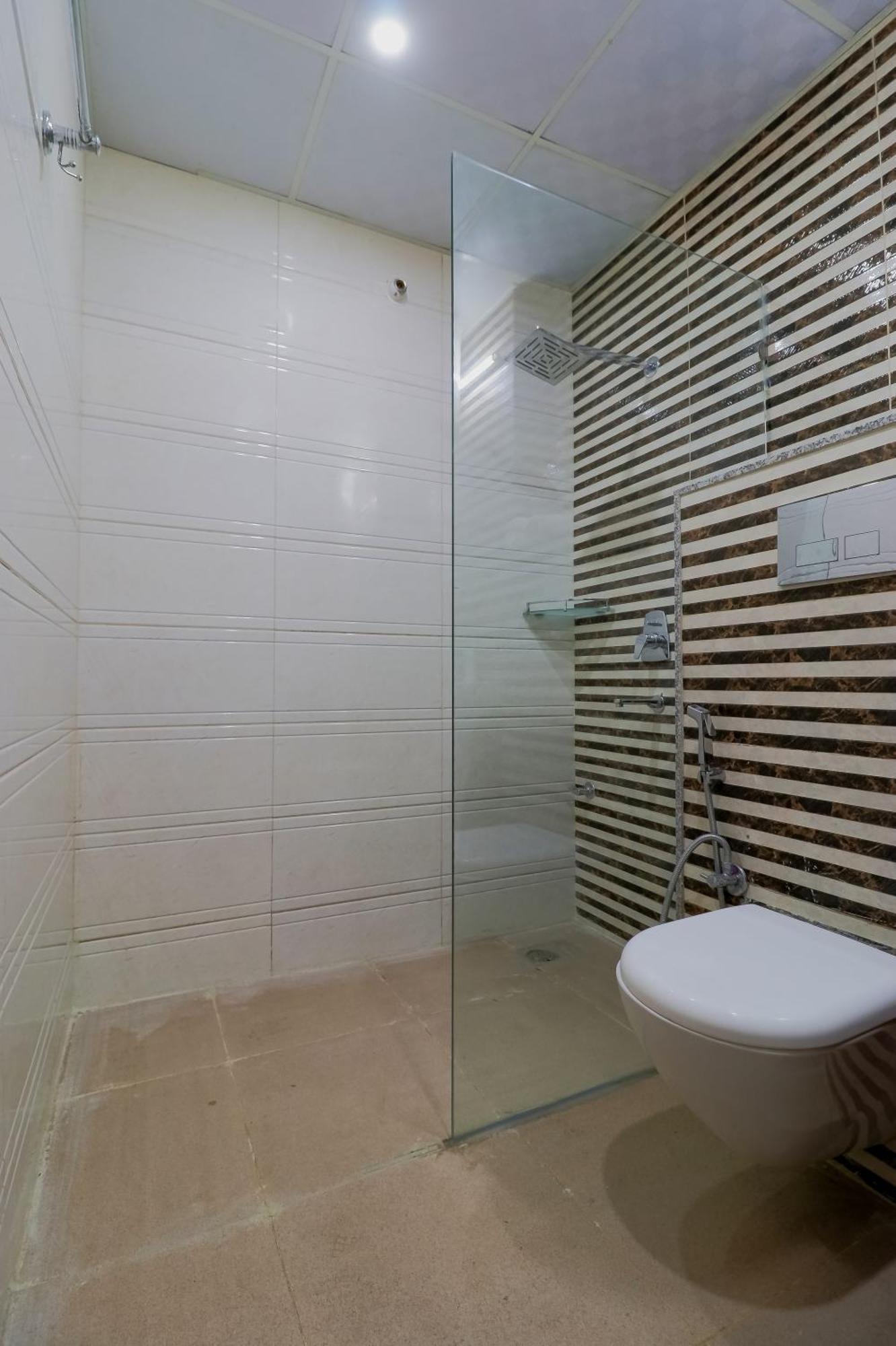 Treebo Rejoice 52 - 3Km From Huda City Metro Station Badshahpur Exterior photo