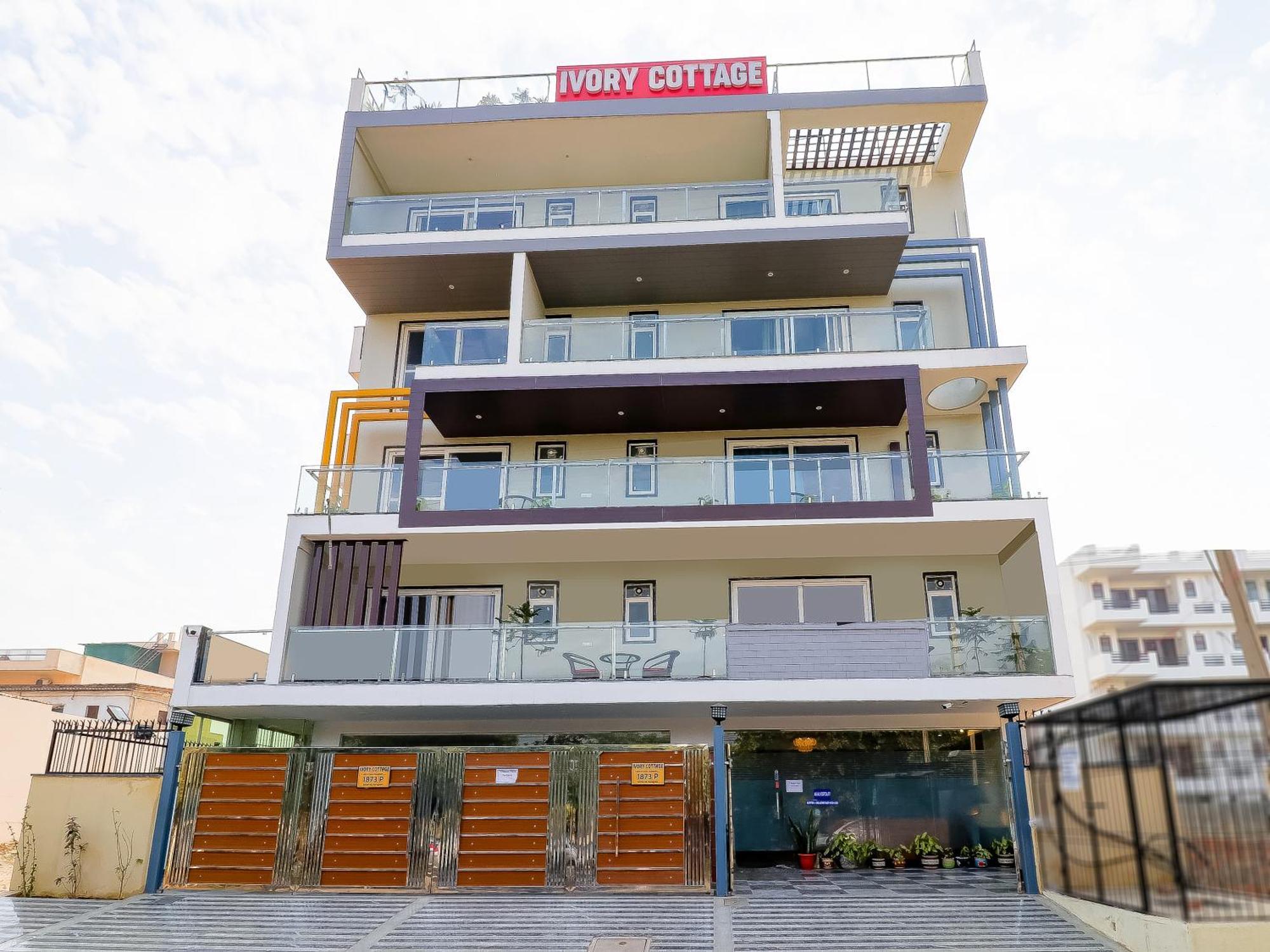 Treebo Rejoice 52 - 3Km From Huda City Metro Station Badshahpur Exterior photo